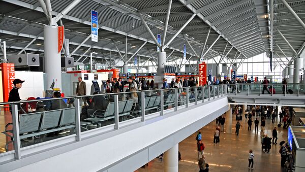 Aeropuerto en Polonia - Sputnik Mundo