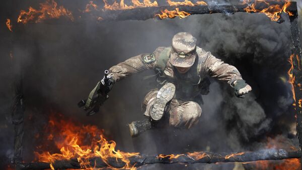 Soldado del Ejército de Liberación Popular de China - Sputnik Mundo