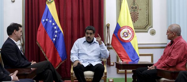 Frank Pearl, representante del Gobierno colombiano, Nicolás Maduro y Antonio García de ELN - Sputnik Mundo