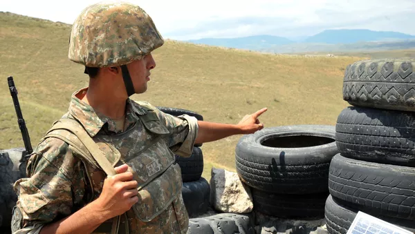Un soldado armenio (archivo) - Sputnik Mundo