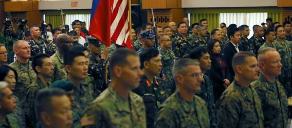 Militares filipinos y estadounidenses (archivo) - Sputnik Mundo