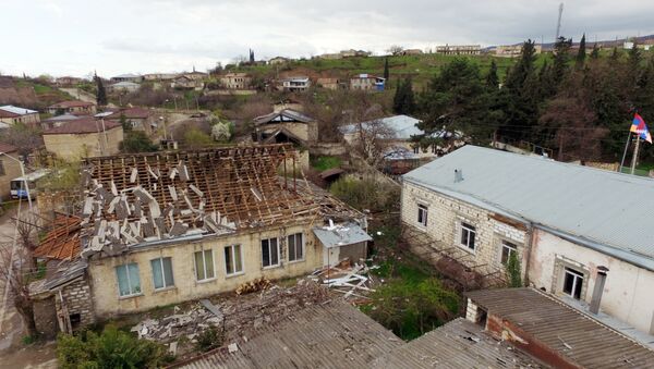 Edificios destruidos en Nagorno Karabaj - Sputnik Mundo