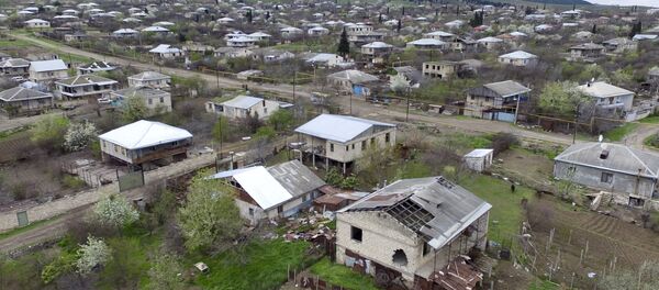 Casas destruidas en Nagorno Karabaj - Sputnik Mundo