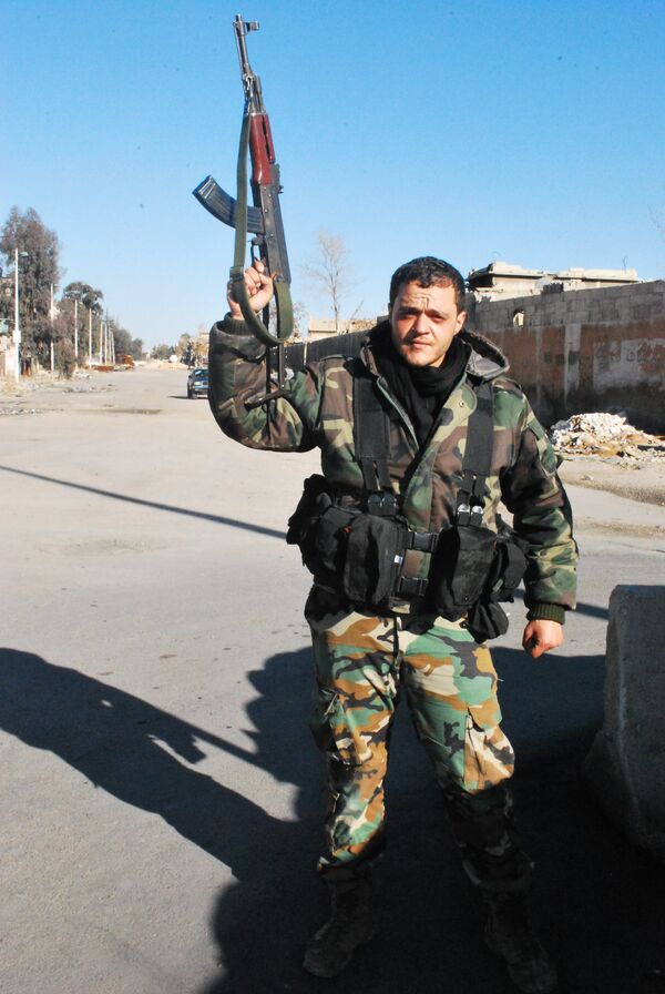 Hamza Ismail, soldado del Ejército sirio  - Sputnik Mundo