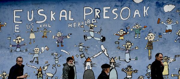 Frase en la pared dice: Prisionero del País Vasco - Sputnik Mundo