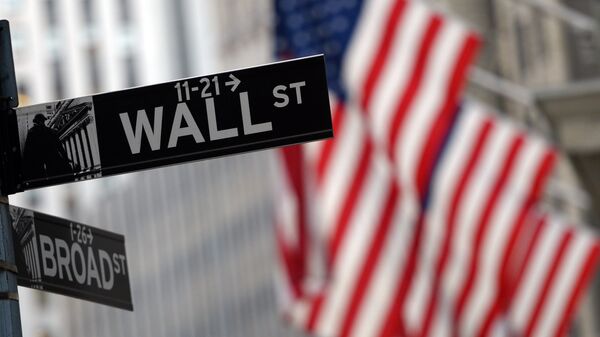 This file photo taken on January 07, 2016 shows a street sign at the corner of Wall and Broad Street across from the New York Stock Exchange - Sputnik Mundo