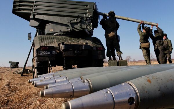 El lanzacohetes múltiple Tornado - Sputnik Mundo