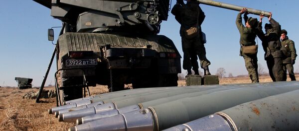 Lanzacohete múltiple Tornado - Sputnik Mundo