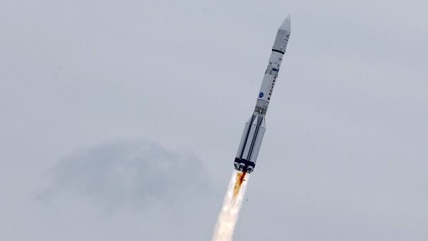 The Proton-M rocket, carrying the ExoMars 2016 spacecraft to Mars, blasts off from the launchpad at the Baikonur cosmodrome, Kazakhstan - Sputnik Mundo