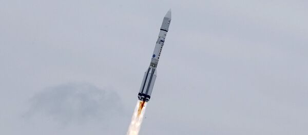 El cohete portador Protón-M con la estación ExoMars 2016 a bordo - Sputnik Mundo