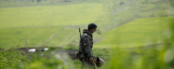 Militar en Nagorno Karabaj - Sputnik Mundo