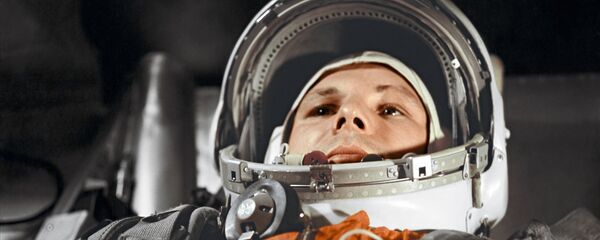 Летчик-космонавт Юрий Гагарин в кабине космического корабля “Восток” - Sputnik Mundo