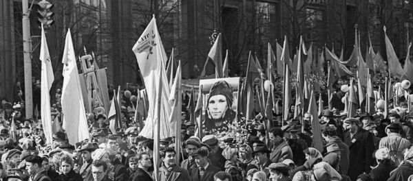 La demostración en Moscú con el motivo de la llegada de Yuri Gagarin a la capital rusa (archivo) - Sputnik Mundo