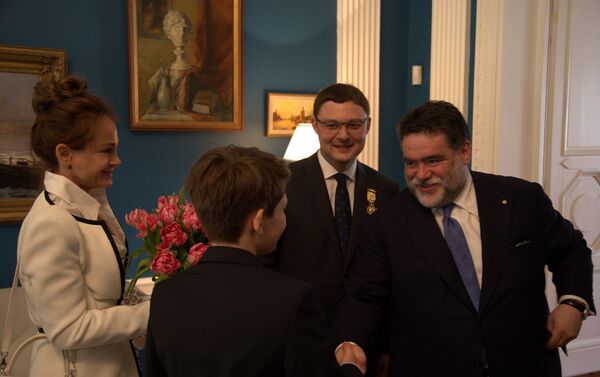 La condecoración de Vasili Tsereteli - Sputnik Mundo