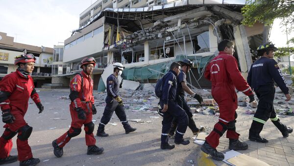 Equipos de rescate en Portoviejo - Sputnik Mundo