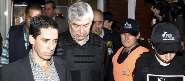 Lázaro Báez, empresario argentino (centro) - Sputnik Mundo