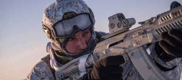 Soldado ruso en el Ártico (archivo) - Sputnik Mundo