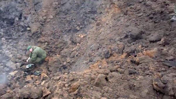 El complejo de misiles ruso Iskander-M abate su blanco - Sputnik Mundo