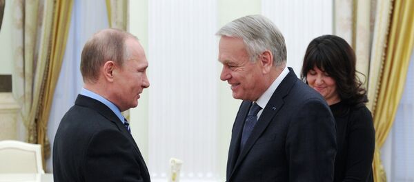 Presidente de Rusia, Vladímir Putin y ministro de Exteriores de Francia, Jean-Marc Ayrault - Sputnik Mundo