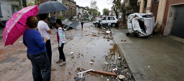 Más de 10.000 desplazados en Uruguay por lluvias intensas - Sputnik Mundo