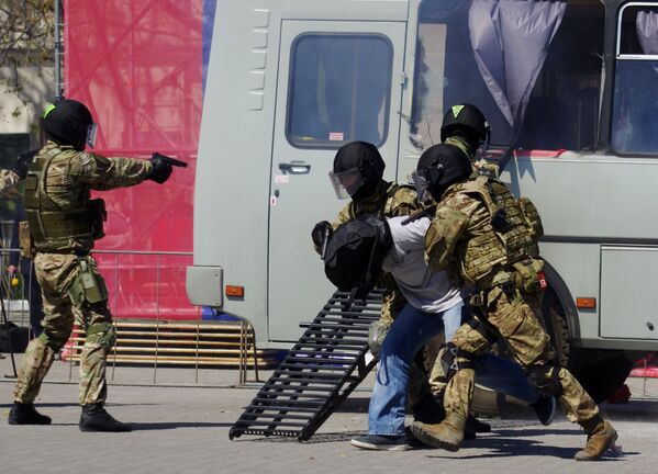 Exhibición del Cuerpo Policial “Berkut” y de las Tropas Especiales de Acción Rápida en Sebastopol - Sputnik Mundo
