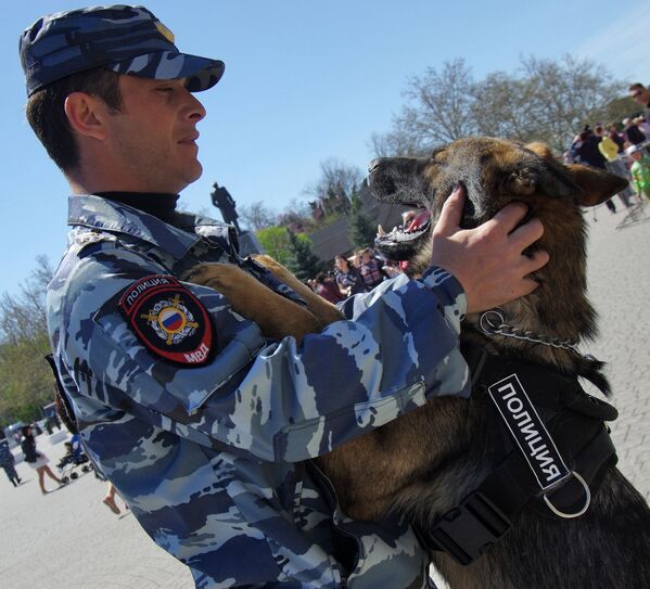 Exhibición del Cuerpo Policial “Berkut” y de las Tropas Especiales de Acción Rápida en Sebastopol - Sputnik Mundo