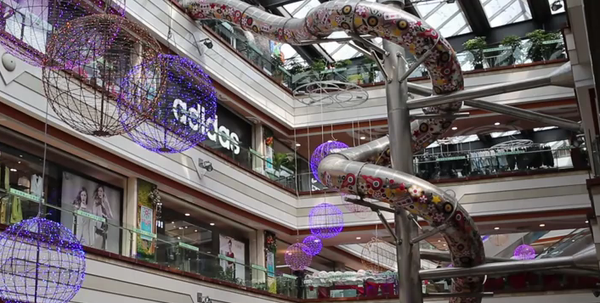 ¿Tobogán en vez de ascensor? ¡Nada es imposible! ¿Tobogán en vez de ascensor? ¡Nada es imposible! - Sputnik Mundo