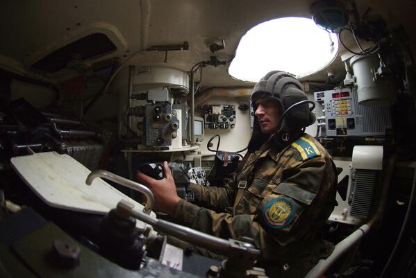 El vehículo de combate BMD-4 de las Tropas Aerotransportadas de Rusia - Sputnik Mundo