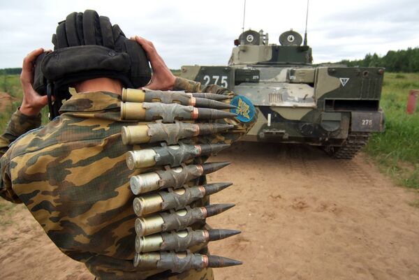 El vehículo de combate BMD-4 de las Tropas Aerotransportadas de Rusia - Sputnik Mundo