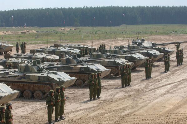 El vehículo de combate BMD-4 de las Tropas Aerotransportadas de Rusia - Sputnik Mundo