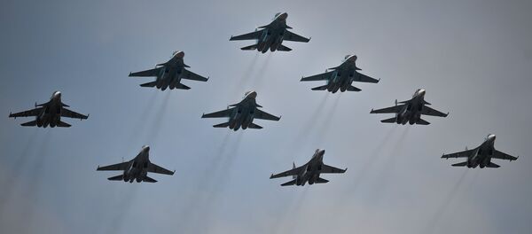 Cazas rusos Su-30 y Su-35 - Sputnik Mundo