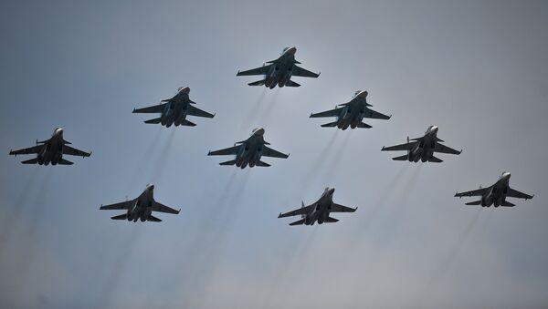 Cazas rusos Su-30 y Su-35 - Sputnik Mundo