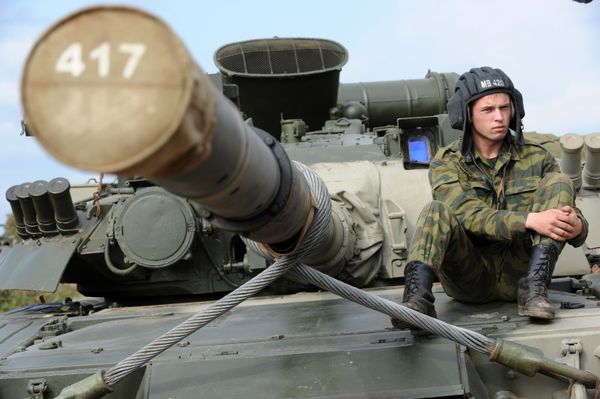 El tanque volador T-80 - Sputnik Mundo
