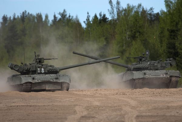 El tanque volador T-80 - Sputnik Mundo