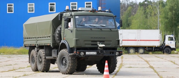 El  legendario camión ruso Kamaz en piloto automático - Sputnik Mundo