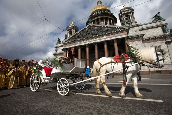 Los ortodoxos celebran el Domingo de Ramos - Sputnik Mundo