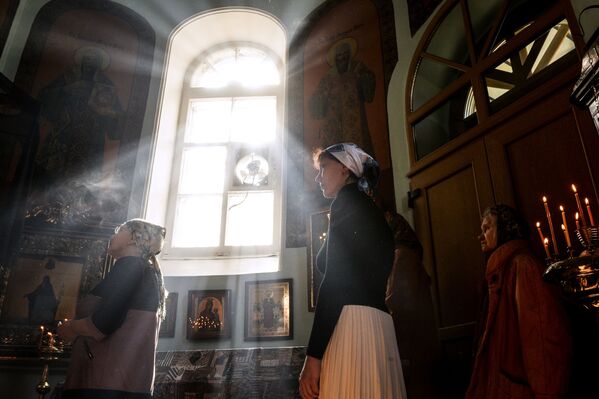 Los ortodoxos celebran el Domingo de Ramos - Sputnik Mundo