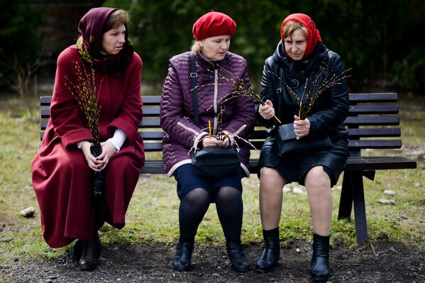 Los ortodoxos celebran el Domingo de Ramos - Sputnik Mundo