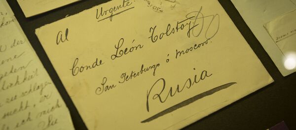 Cartas en la exposición 'León Tolstói y el mundo hispanohablante' - Sputnik Mundo