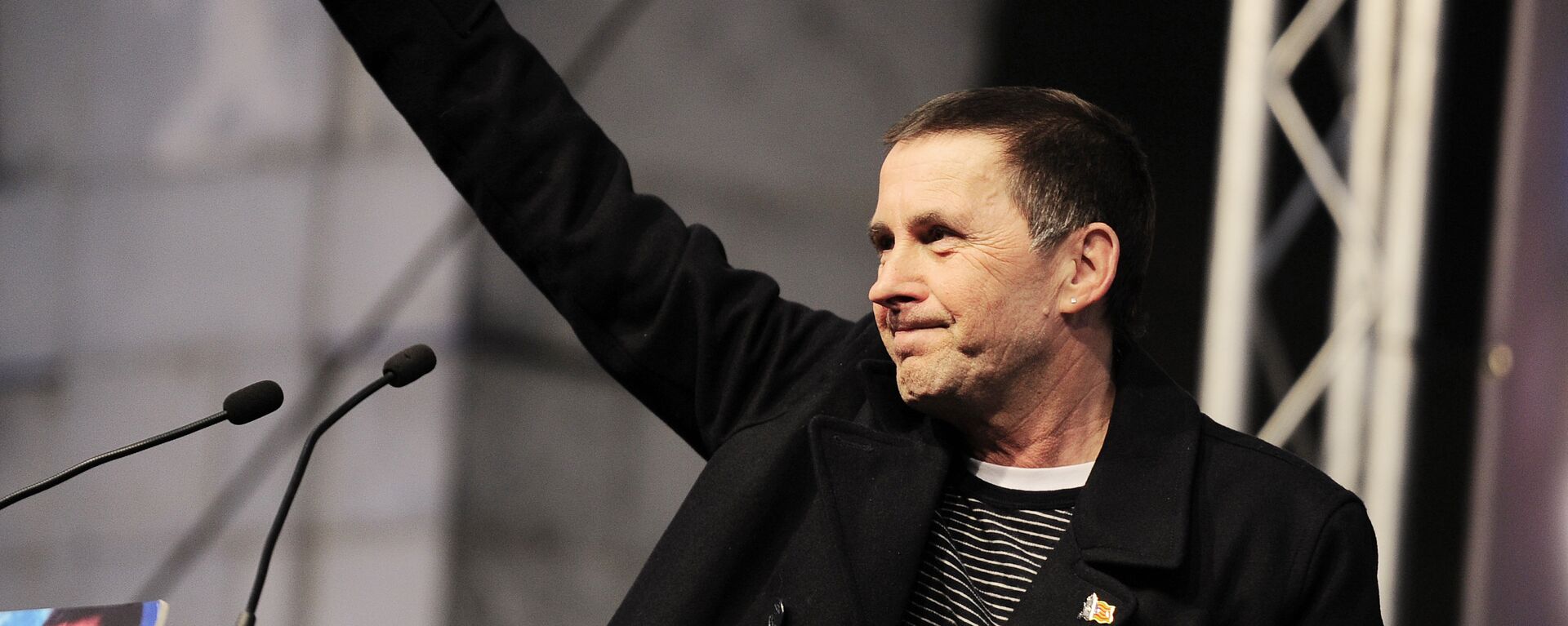 Leader of the Basque Patriotic Left movement Arnaldo Otegi waves during a public appearance in the northern Spanish Basque city of Elgoibar on March 1, 2016 after his release today from prison after been imprisoned since 2009. - Sputnik Mundo, 1920, 15.02.2021