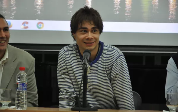 Alexander Rybak, cantante y violinista bielorruso, durante la rueda de prensa en Buenos Aires Alexander Rybak, cantante y violinista bielorruso, durante la rueda de prensa en Buenos Aires - Sputnik Mundo