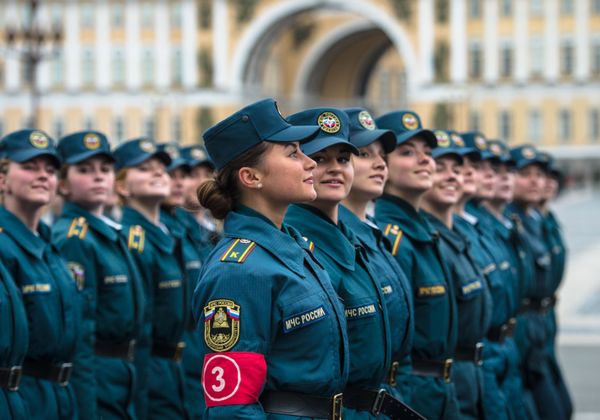 El primer ensayo del desfile del Día de la Victoria en San Petersburgo - Sputnik Mundo