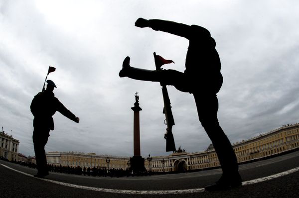 El primer ensayo del desfile del Día de la Victoria en San Petersburgo - Sputnik Mundo