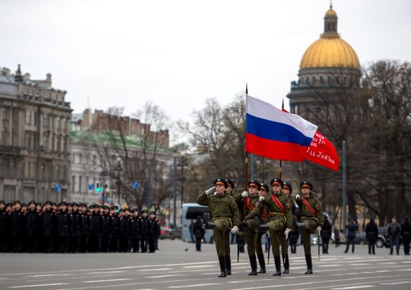 El primer ensayo del desfile del Día de la Victoria en San Petersburgo - Sputnik Mundo