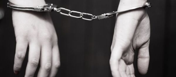 Handcuffs - Sputnik Mundo