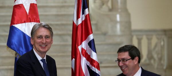 Philip Hammond, canciller de Gran Bretaña, y Bruno Rodríguez Parrilla, canciller de Cuba Philip Hammond, canciller de Gran Bretaña, y Bruno Rodríguez Parrilla, canciller de Cuba - Sputnik Mundo