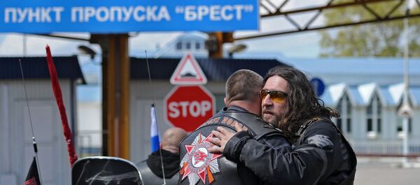 Los Lobos de la Noche en la frontera entre Bielorusia y Polonia - Sputnik Mundo