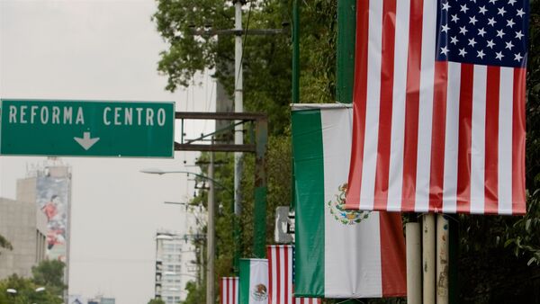 Banderas de México y EEUU - Sputnik Mundo