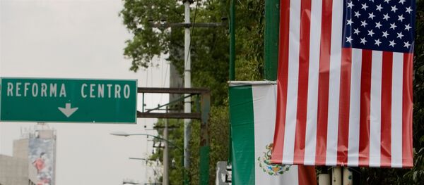 Banderas de México y EEUU - Sputnik Mundo