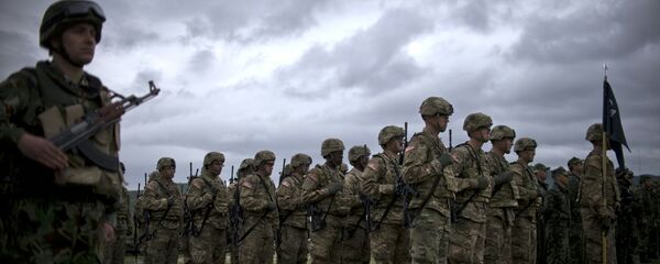 Los soldados estadounidenses durante las maniobras de la OTAN en Europa del Este - Sputnik Mundo
